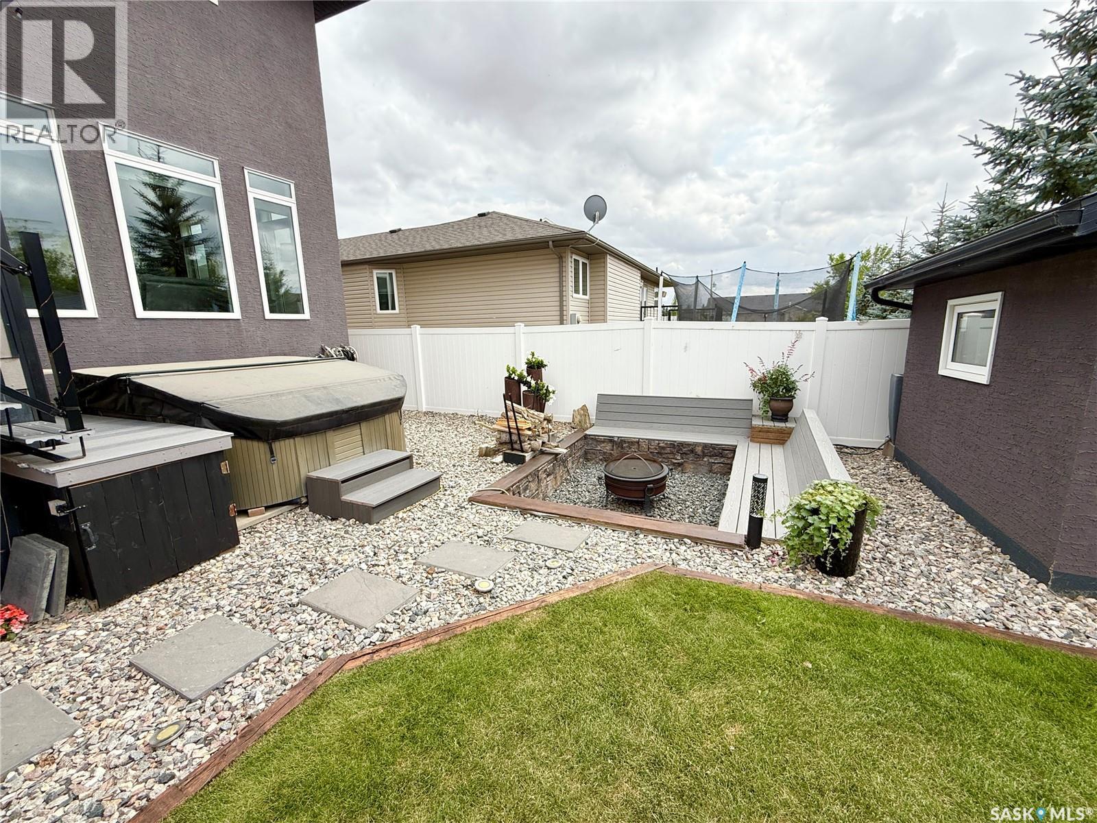 505 Brown Crescent, Weyburn, Saskatchewan  S4H 0M9 - Photo 44 - SK045602