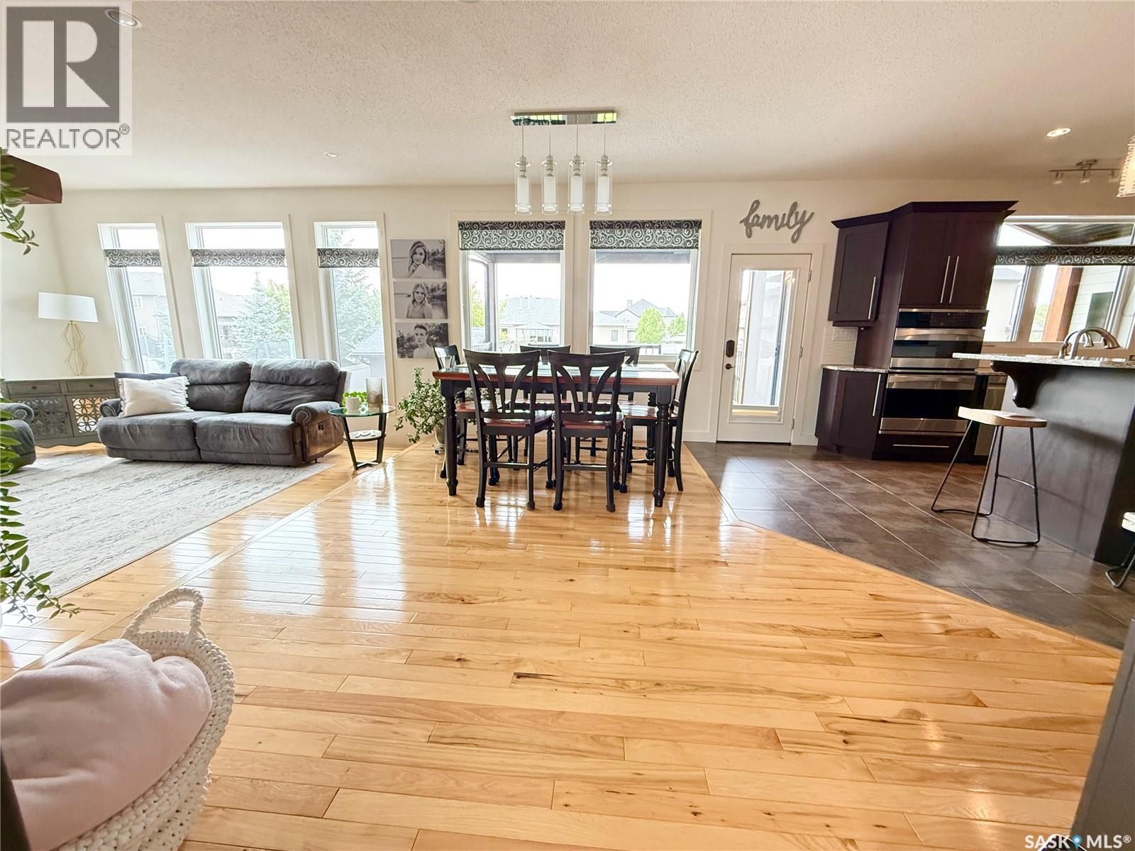 505 Brown Crescent, Weyburn, Saskatchewan  S4H 0M9 - Photo 6 - SK045602