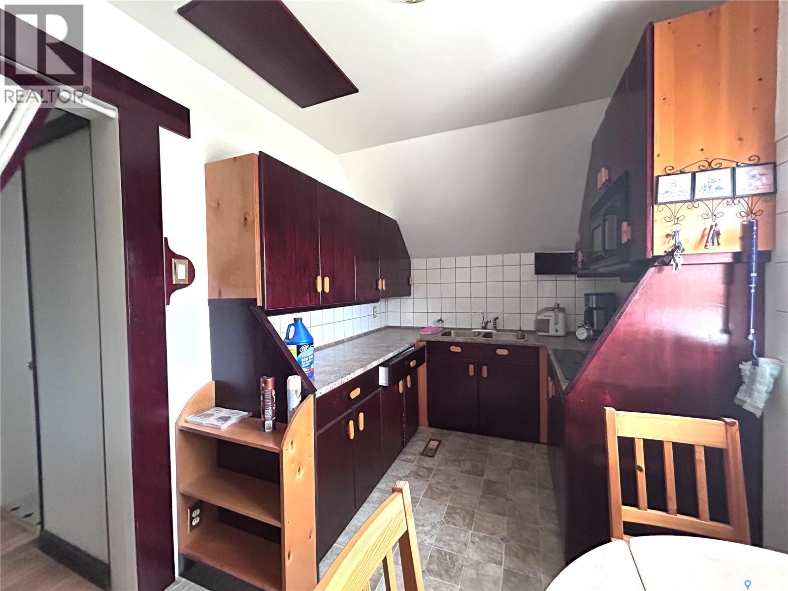 404 Stella Street, Grenfell, Saskatchewan  S0G 5L0 - Photo 5 - SK045574