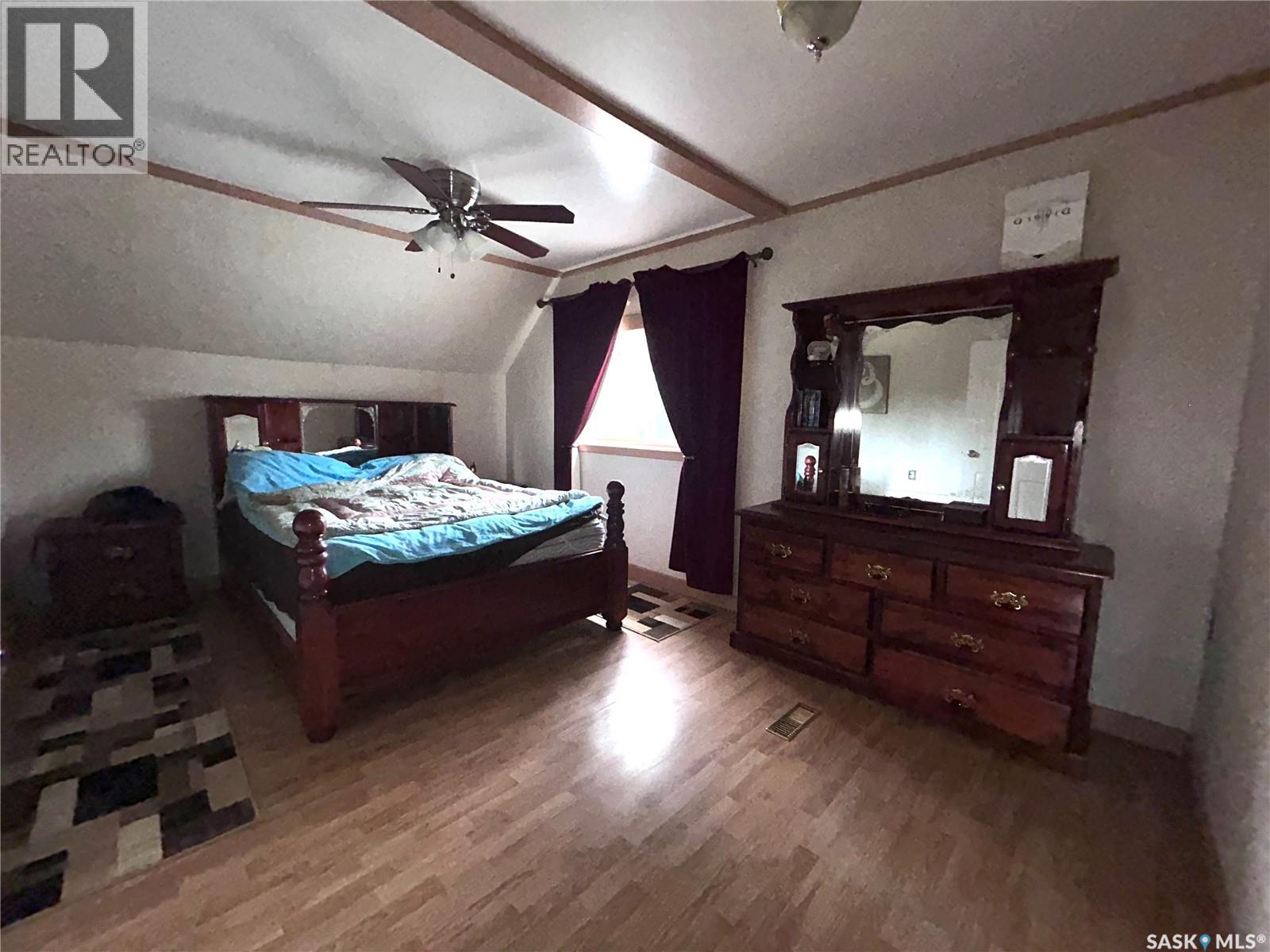404 Stella Street, Grenfell, Saskatchewan  S0G 5L0 - Photo 8 - SK045574