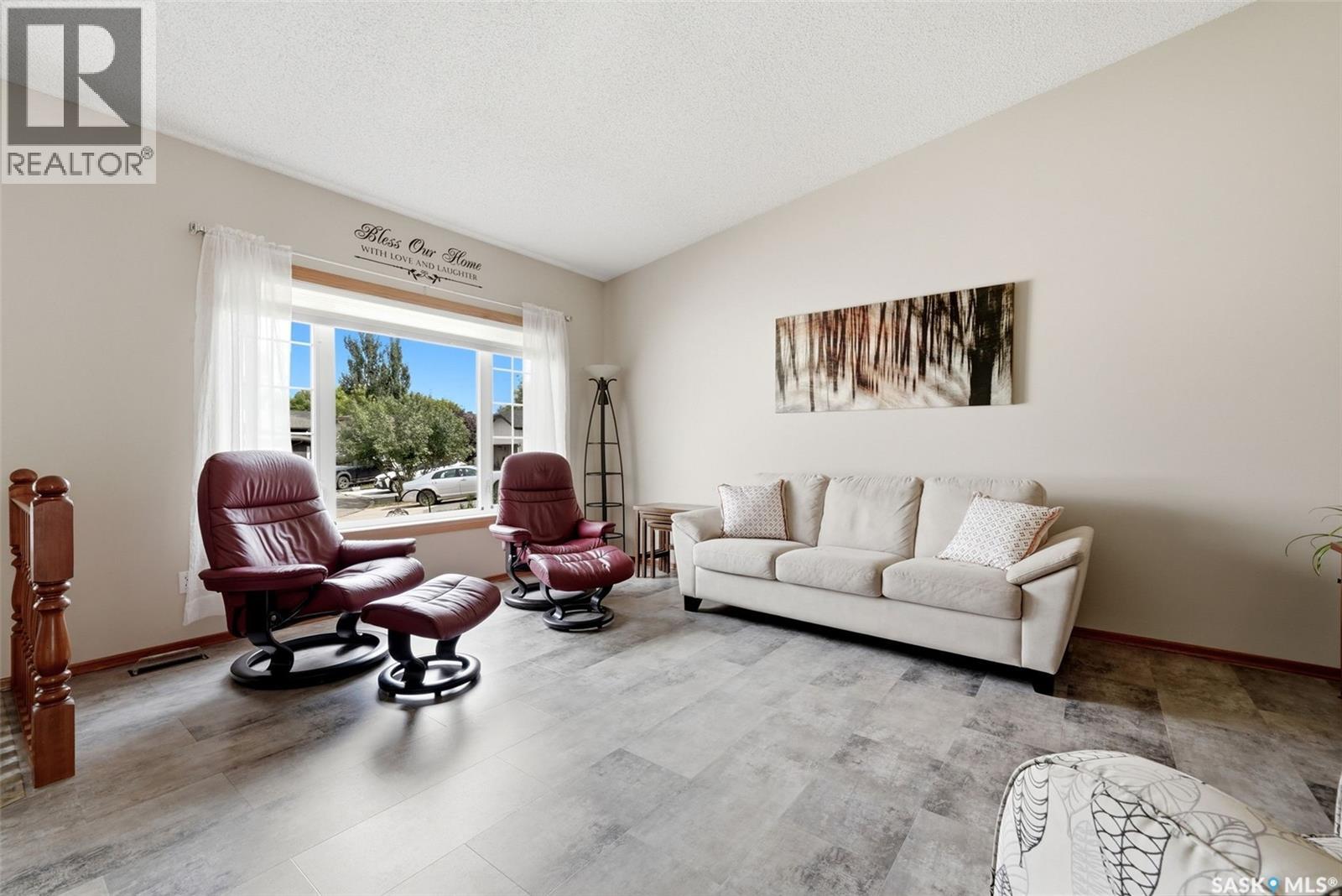 5831 Keffner Bay, Regina, Saskatchewan  S4X 4B8 - Photo 4 - SK045549
