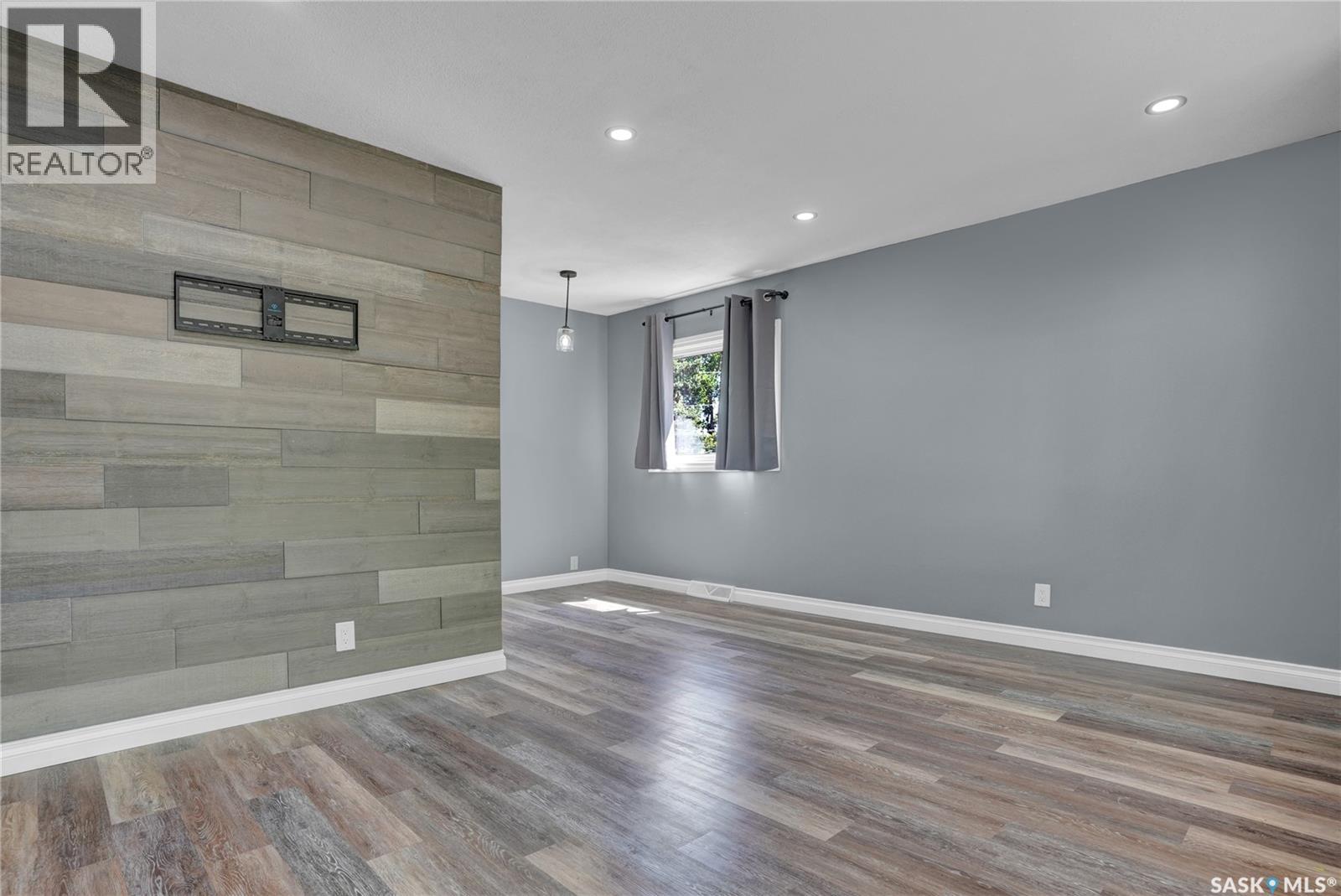 1119 Elgin Avenue, Moose Jaw, Saskatchewan  S6H 4G9 - Photo 7 - SK045352