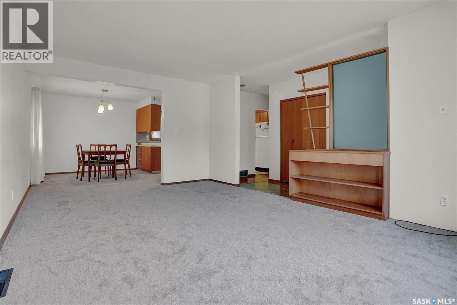 430 Froom Crescent, Regina, Saskatchewan  S4N 1T6 - Photo 4 - SK045071