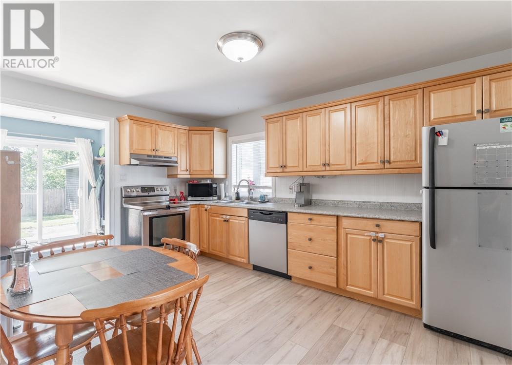 25 Oscar Street, Hanmer, Ontario P3P 1X6 - Photo 4 - 2129797