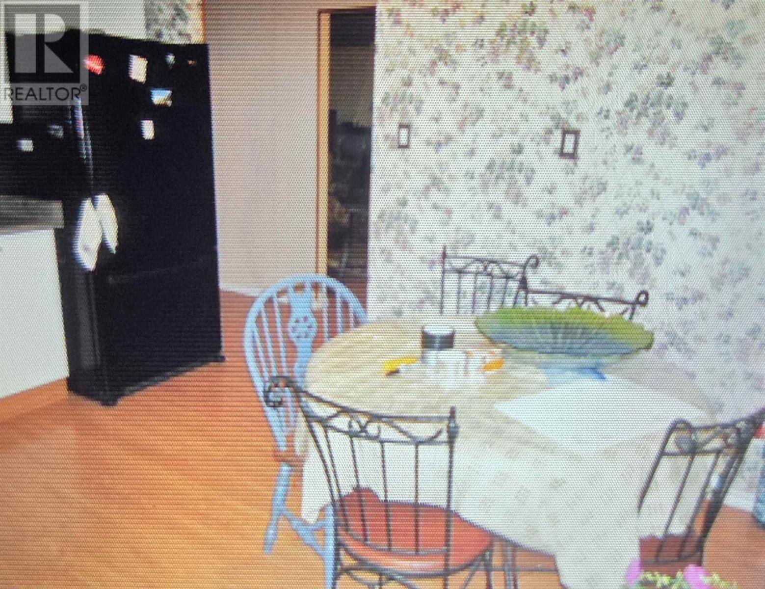 190 Axmith Ave, Elliot Lake, Ontario  P5A 1C1 - Photo 4 - SM262183