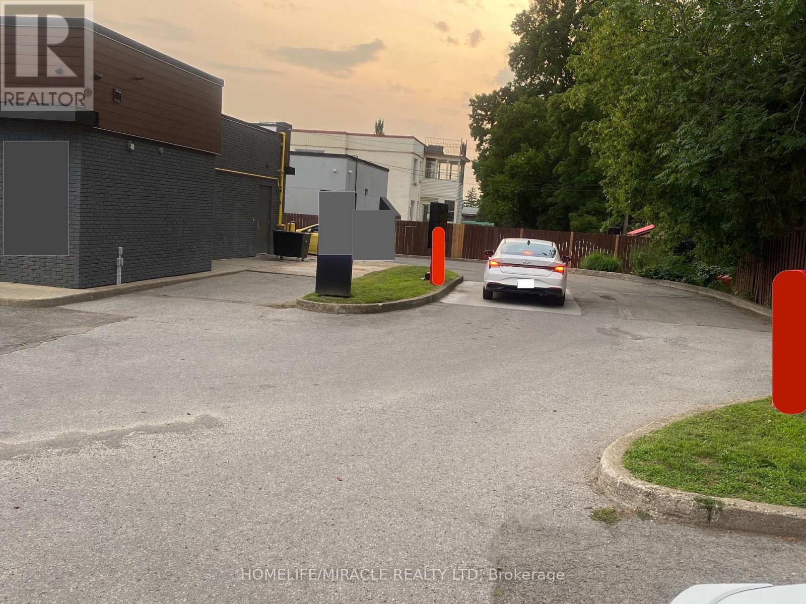 6363 Lundy's Lane, Niagara Falls, Ontario  L2G 1T8 - Photo 2 - X13662222