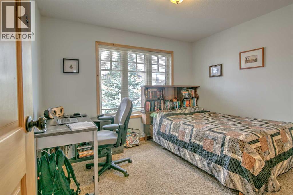 100 Canyoncrest Point W, Lethbridge, Alberta  T1K 0B4 - Photo 19 - A2308972