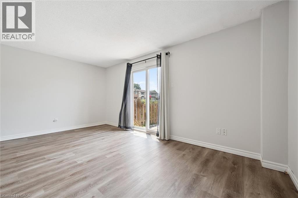 750 Erinbrook Drive Unit# 2, Kitchener, Ontario  N2E 2S7 - Photo 6 - 40855803