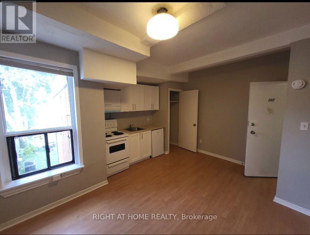 #202 - 27 Hamilton Street, Toronto, Ontario M4M 2C6 - Photo 3 - E13636266