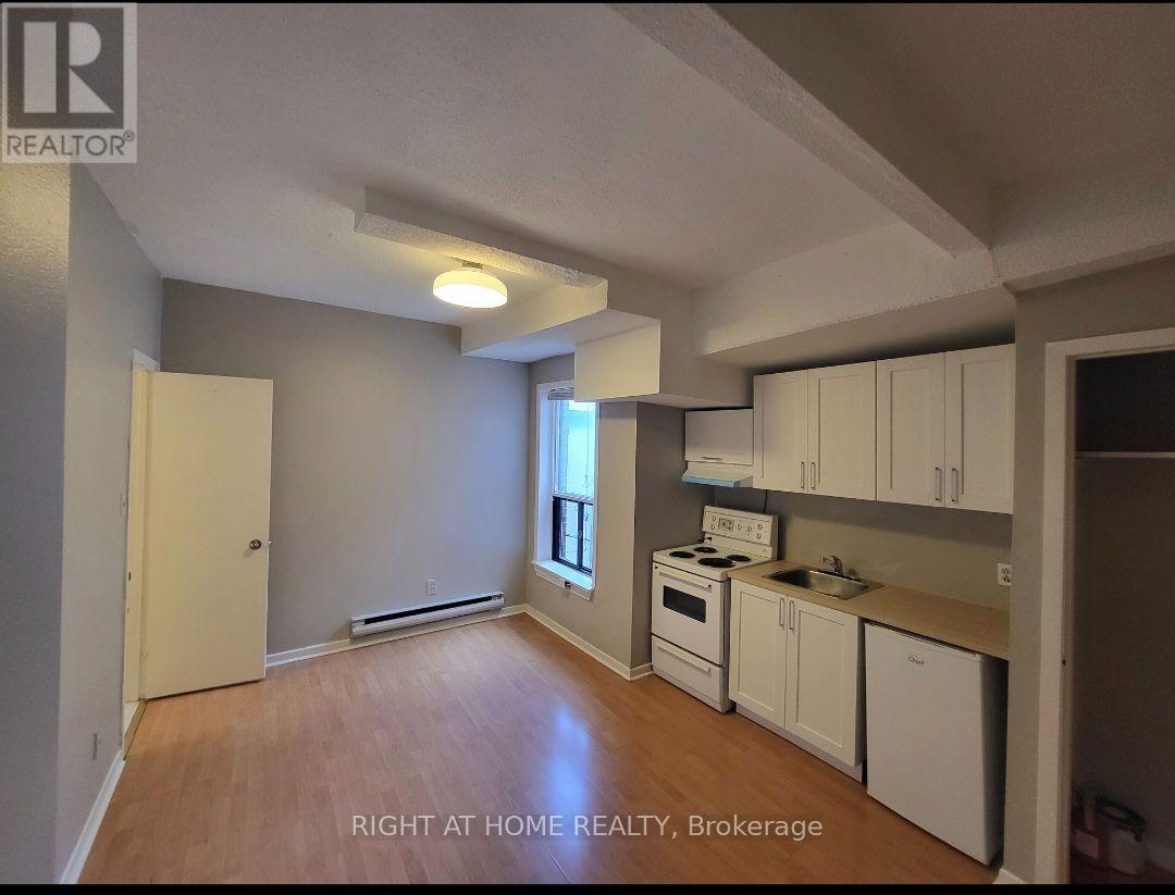 #202 - 27 Hamilton Street, Toronto, Ontario M4M 2C6 - Photo 2 - E13636266