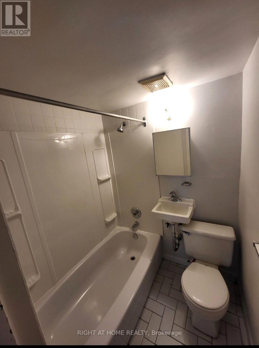 #202 - 27 Hamilton Street, Toronto, Ontario M4M 2C6 - Photo 6 - E13636266