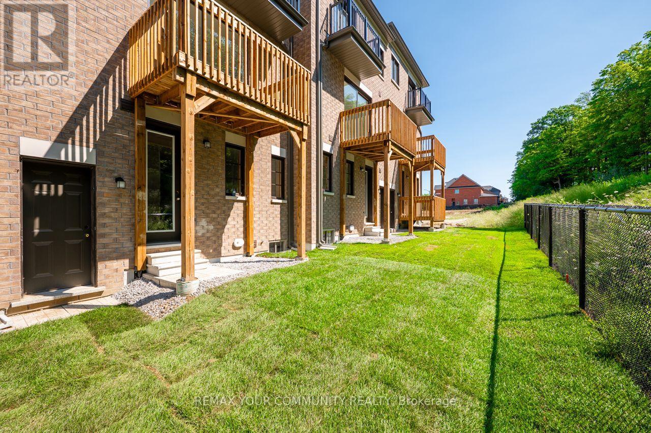53 Donnacona Drive, Vaughan, Ontario  L4H 0Y6 - Photo 3 - N13660190