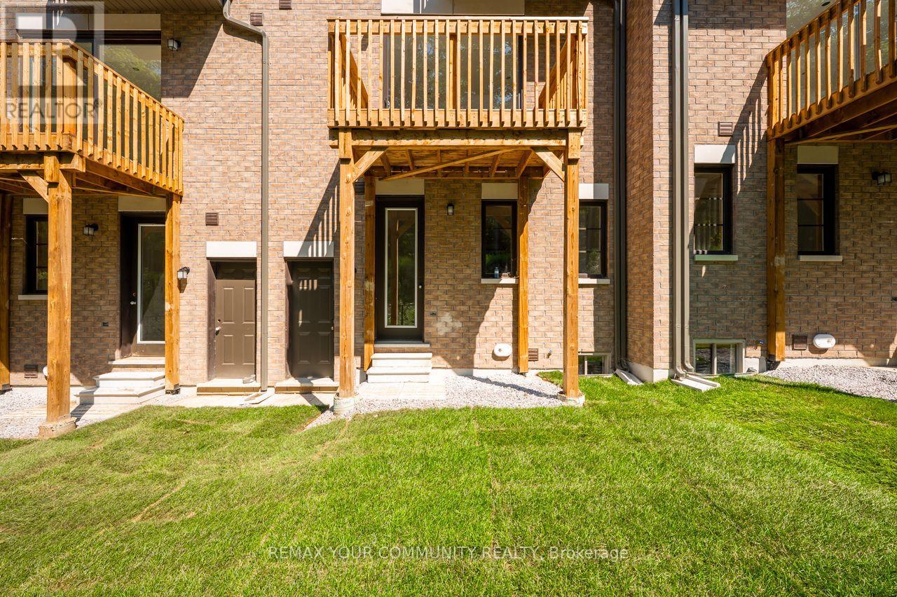 53 Donnacona Drive, Vaughan, Ontario  L4H 0Y6 - Photo 6 - N13660190