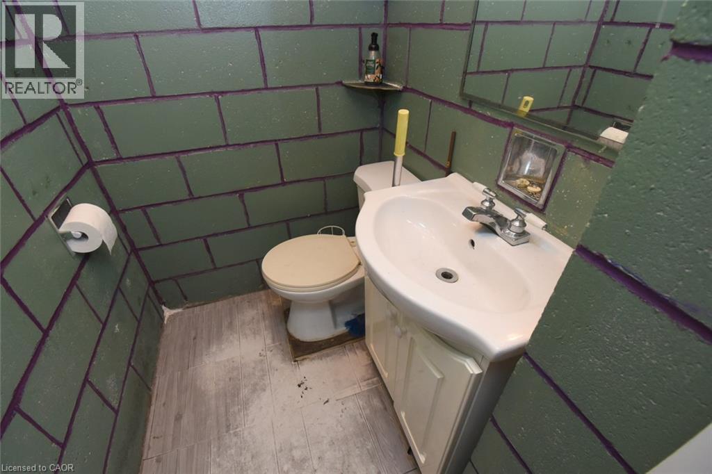 57 East 31st Street, Hamilton, Ontario  L8V 3N8 - Photo 18 - 40855592
