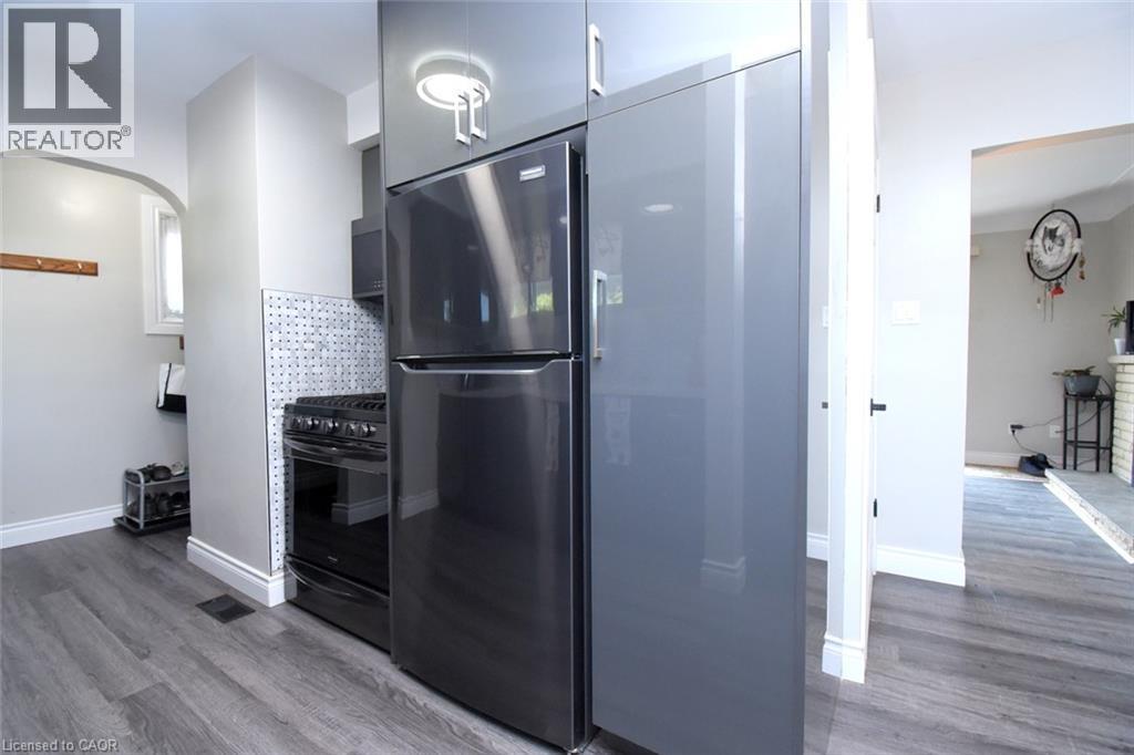 57 East 31st Street, Hamilton, Ontario  L8V 3N8 - Photo 8 - 40855592