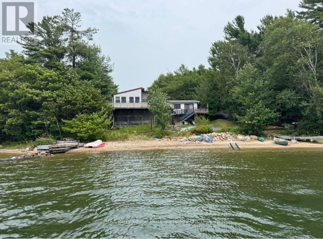 A60-17 PENTECOST ISLAND, the archipelago (archipelago north), Ontario