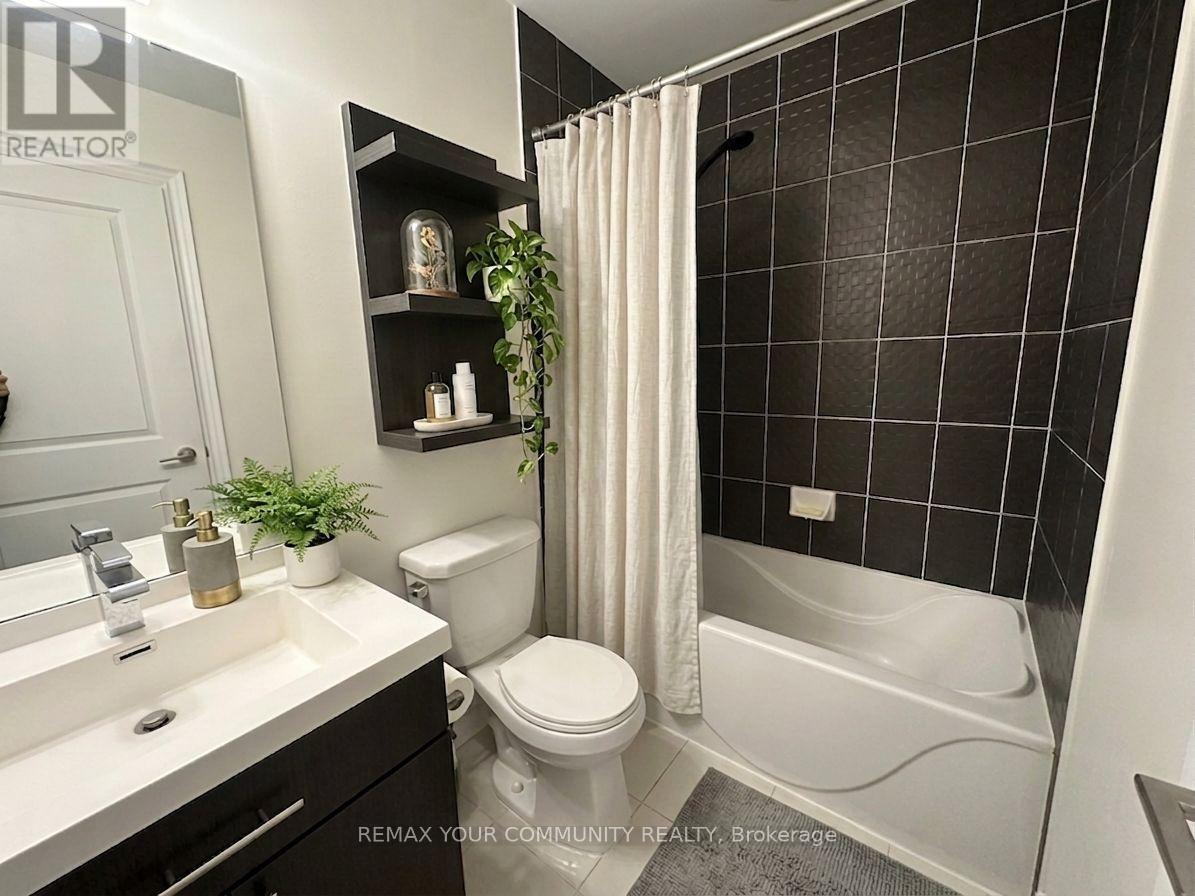 3712 - 28 Ted Rogers Way, Toronto, Ontario  M4Y 2J4 - Photo 7 - C13675160