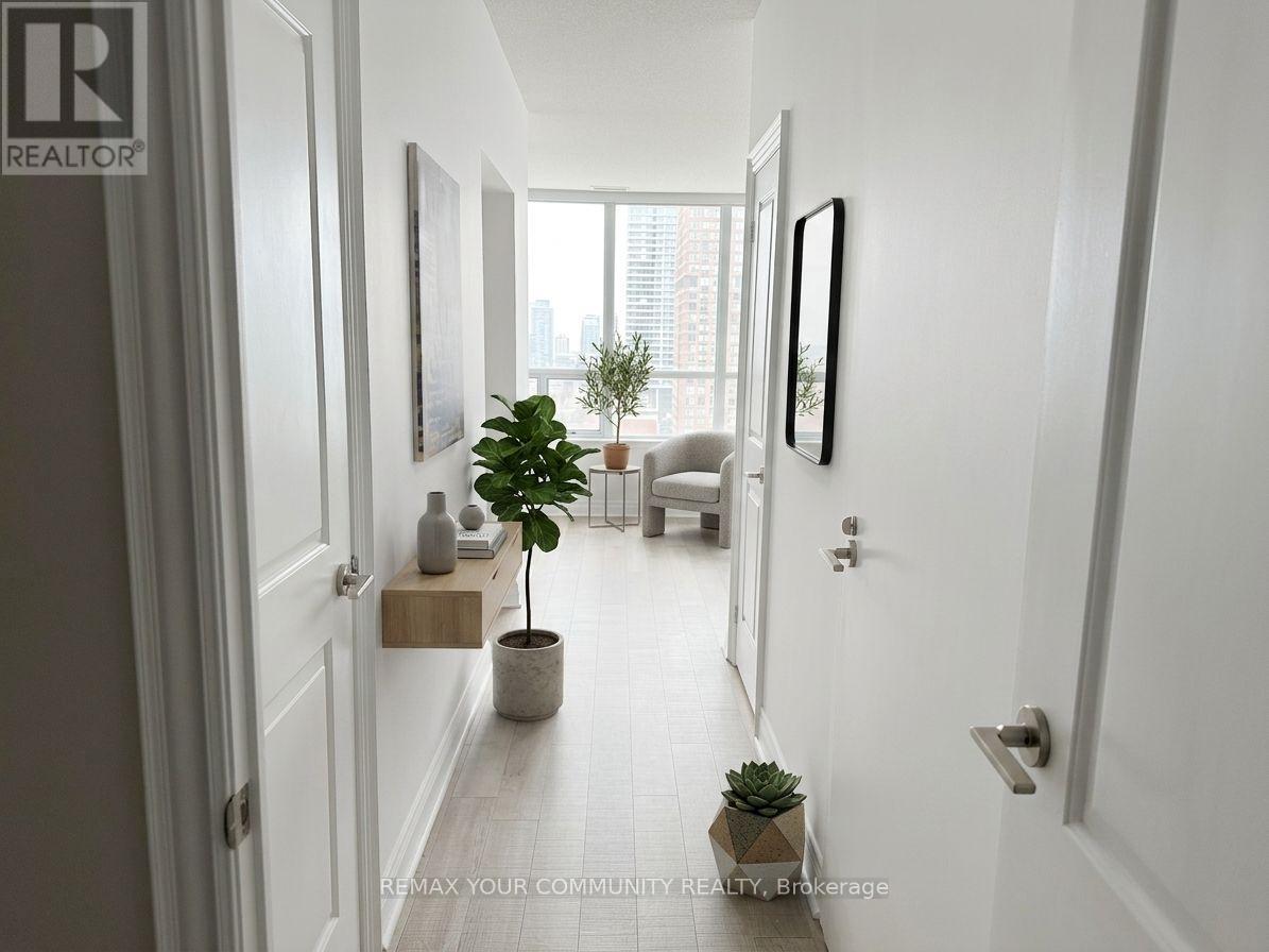 3712 - 28 Ted Rogers Way, Toronto, Ontario  M4Y 2J4 - Photo 8 - C13675160