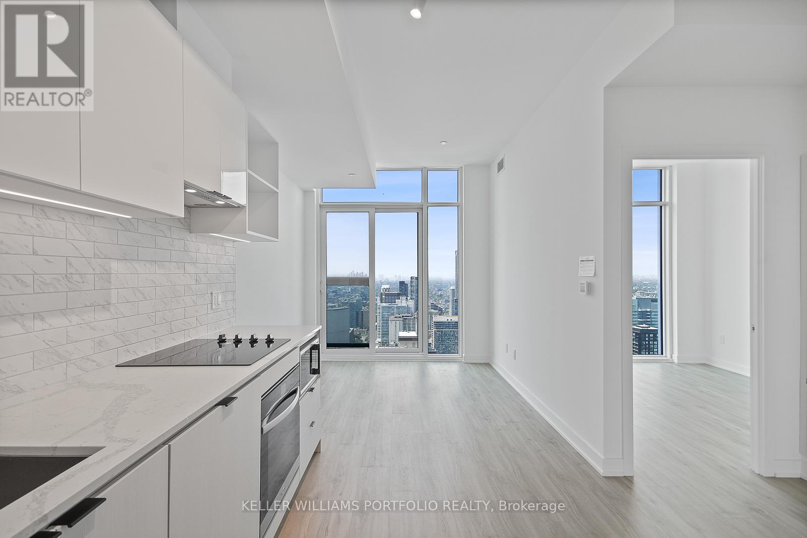 Ph16 - 252 Church Street, Toronto, Ontario  M5B 0E6 - Photo 2 - C13675172