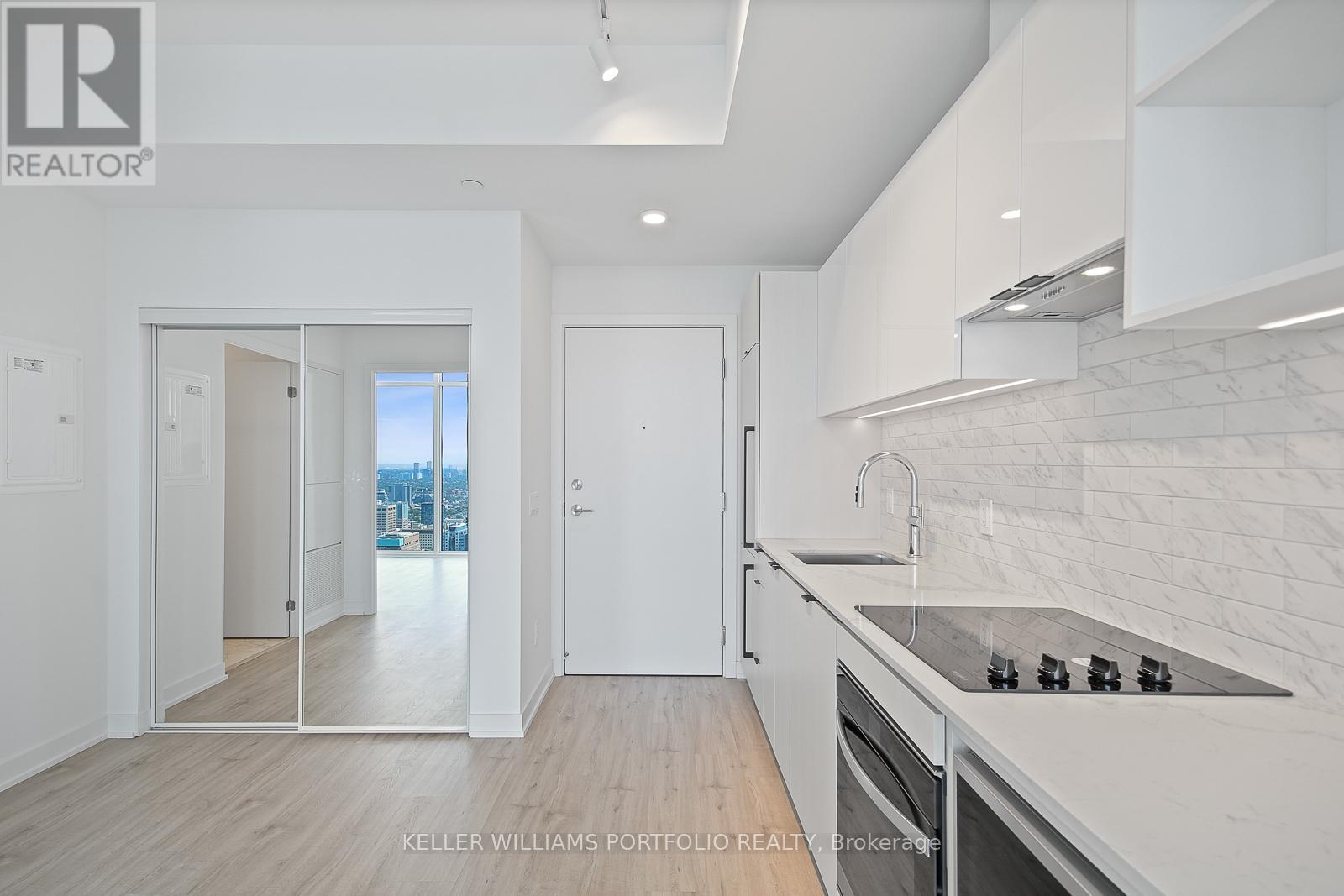 Ph16 - 252 Church Street, Toronto, Ontario  M5B 0E6 - Photo 3 - C13675172