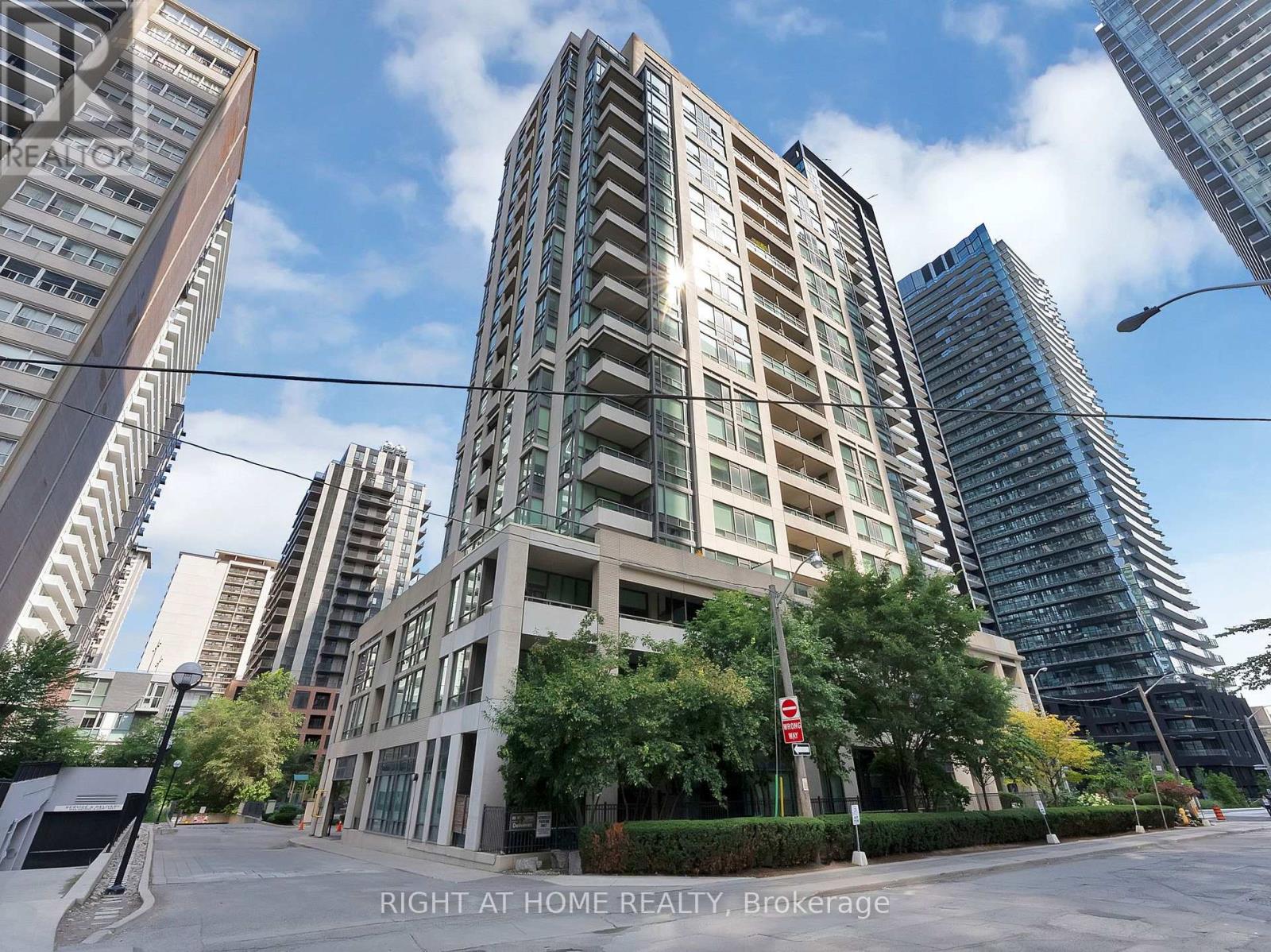 812 - 88 Broadway Avenue, Toronto, Ontario  M4P 0A5 - Photo 2 - C13675180