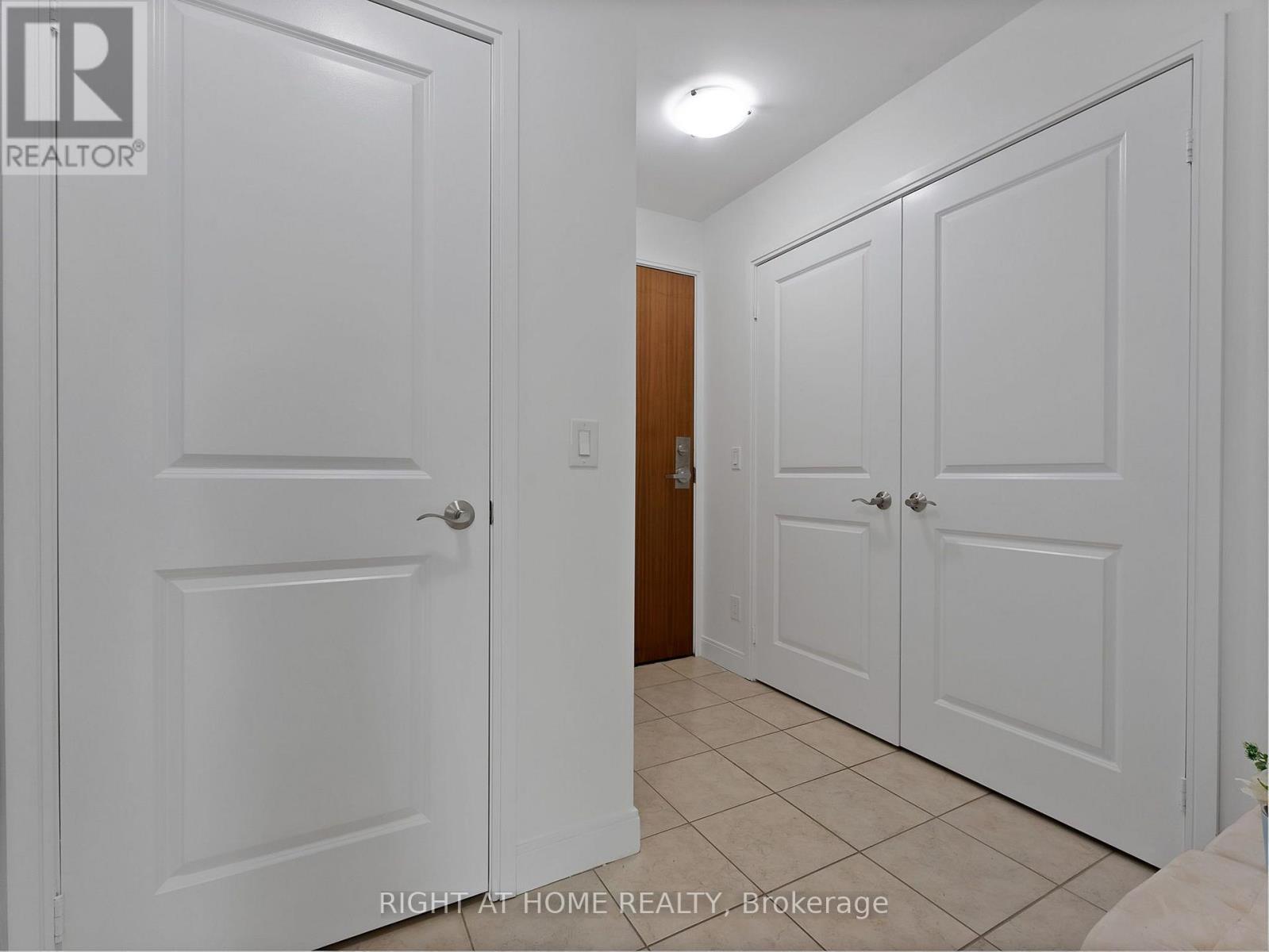 812 - 88 Broadway Avenue, Toronto, Ontario  M4P 0A5 - Photo 3 - C13675180