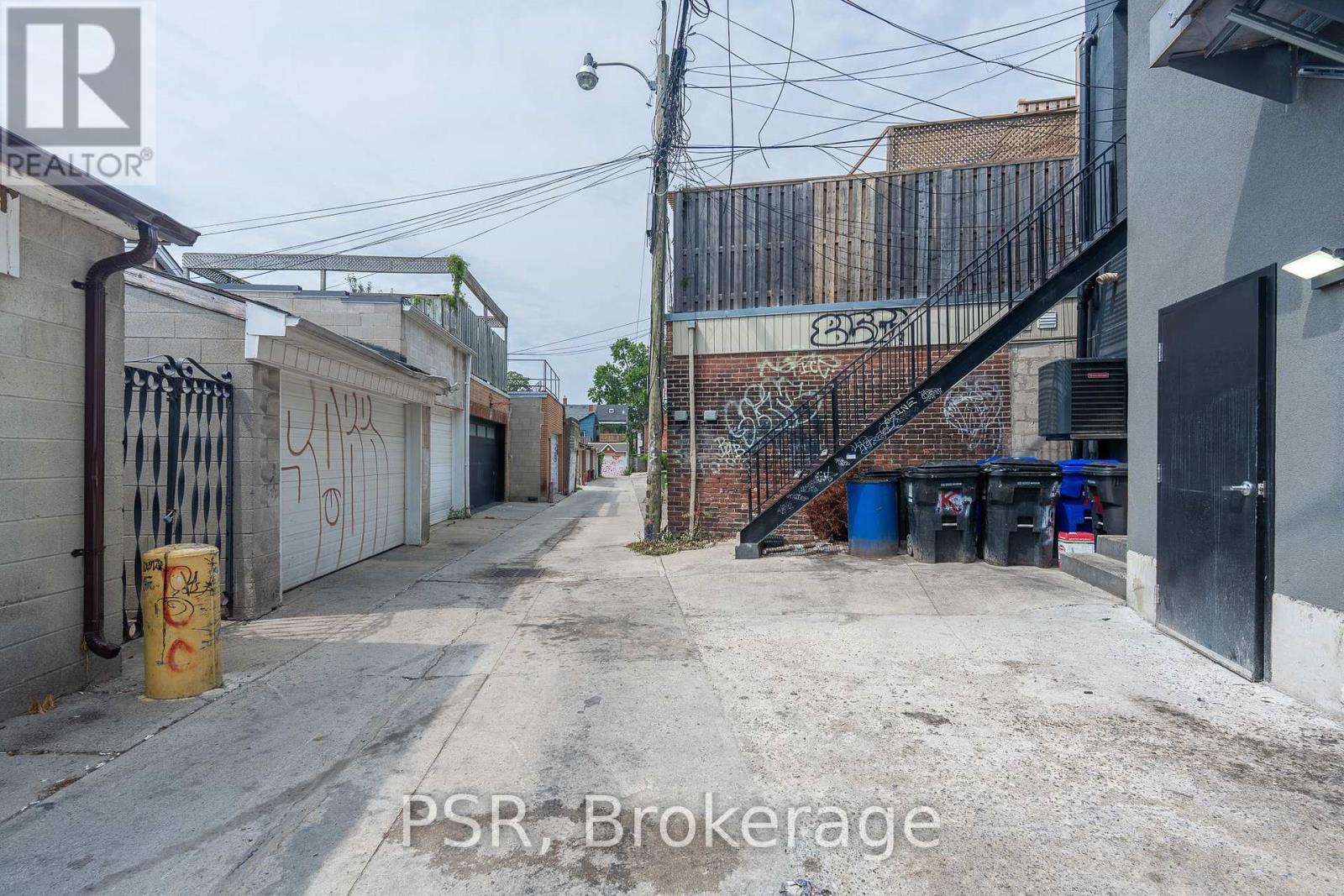 Lower - 1171 Dundas Street, Toronto, Ontario  M6J 1X3 - Photo 14 - C13675306
