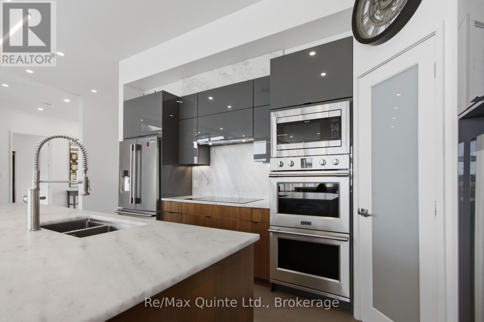 8 Bayview Point Road, Prince Edward County, Ontario  K8N 4Z1 - Photo 14 - X13675102