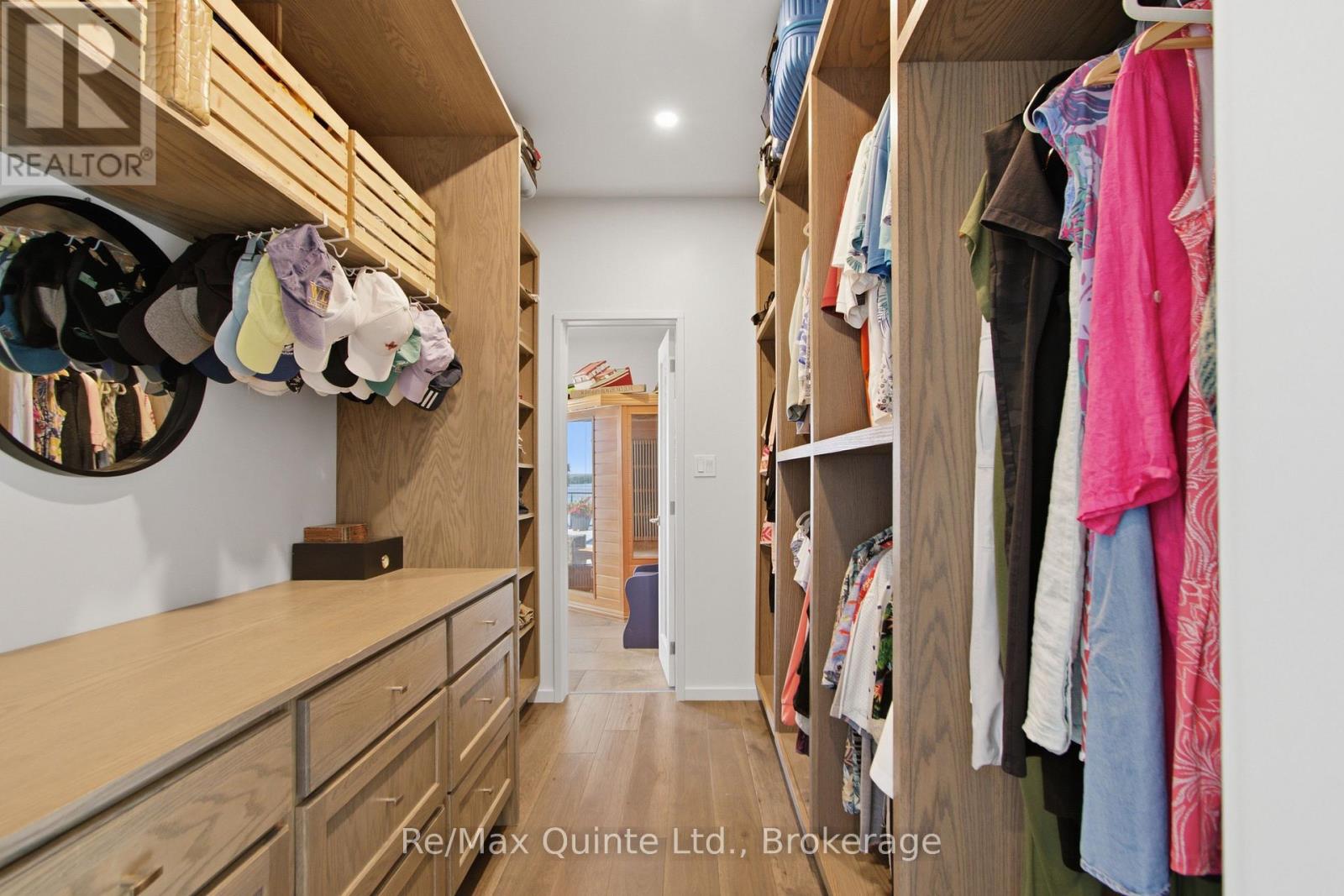 8 Bayview Point Road, Prince Edward County, Ontario  K8N 4Z1 - Photo 25 - X13675102