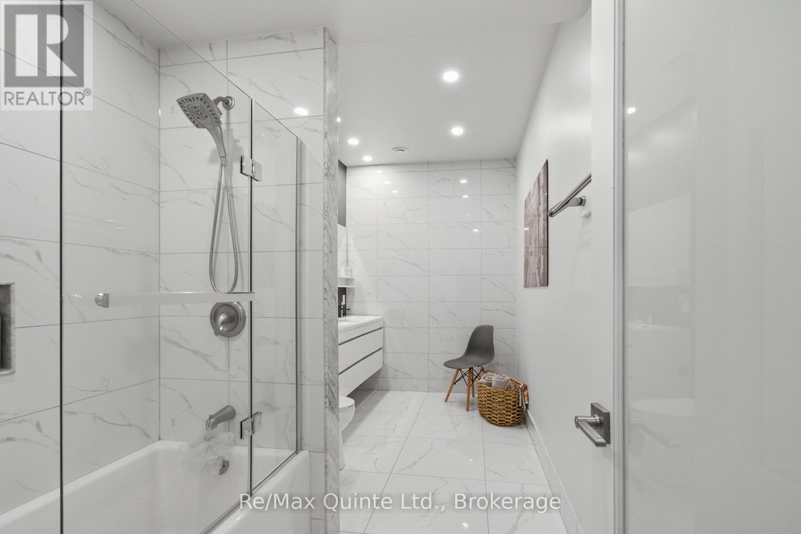 8 Bayview Point Road, Prince Edward County, Ontario  K8N 4Z1 - Photo 39 - X13675102