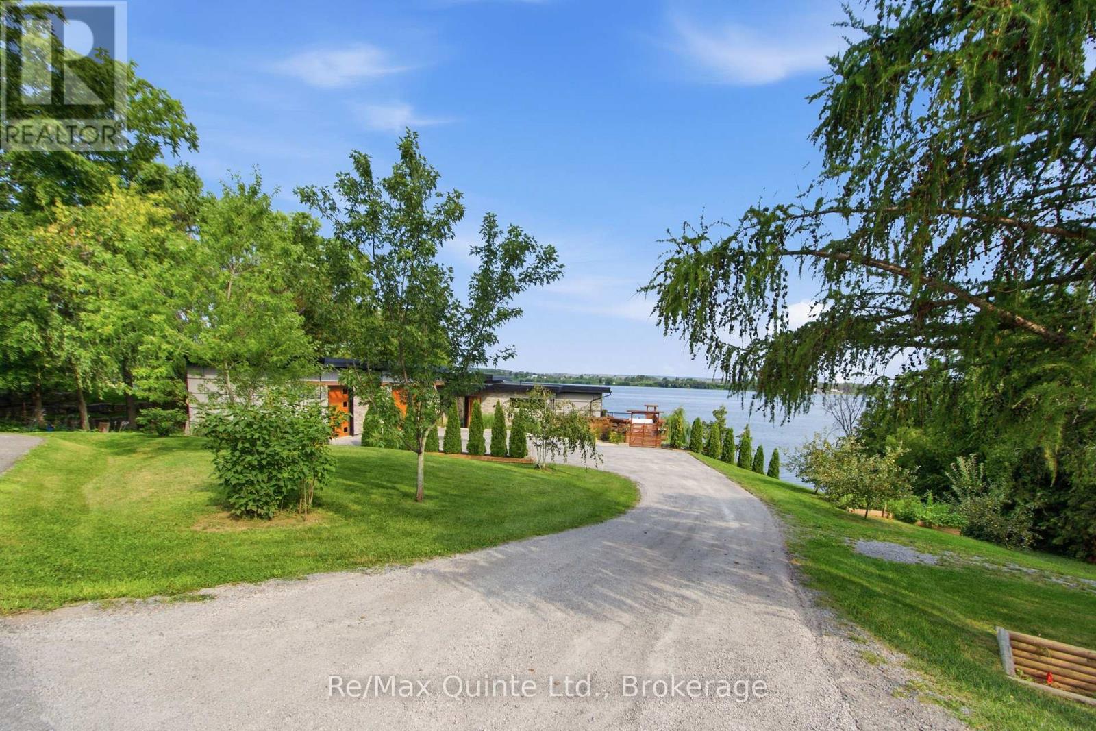 8 Bayview Point Road, Prince Edward County, Ontario  K8N 4Z1 - Photo 4 - X13675102