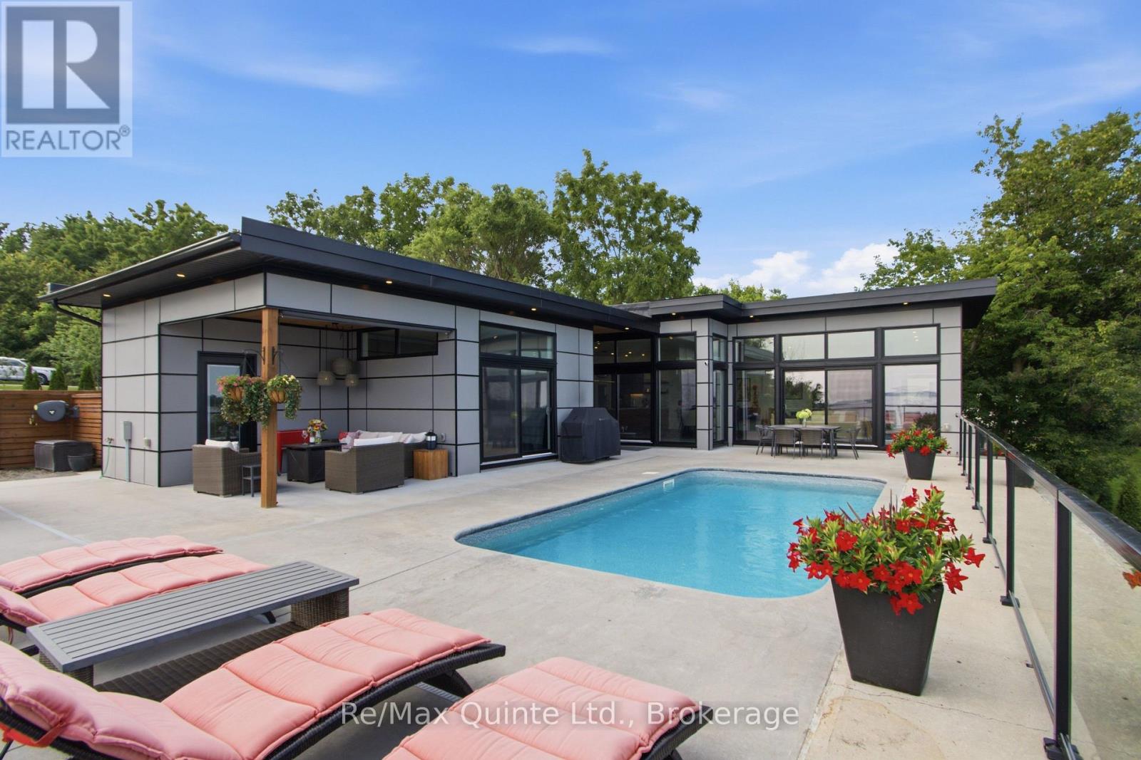 8 Bayview Point Road, Prince Edward County, Ontario  K8N 4Z1 - Photo 48 - X13675102