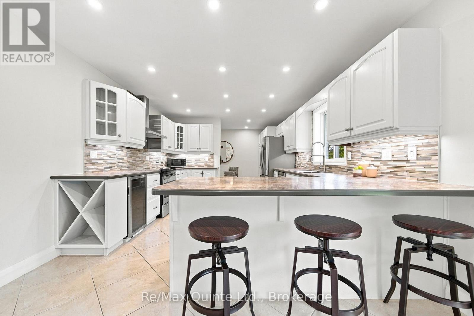 16 Bay Breeze Street, Prince Edward County, Ontario  K8N 0L4 - Photo 15 - X13675278