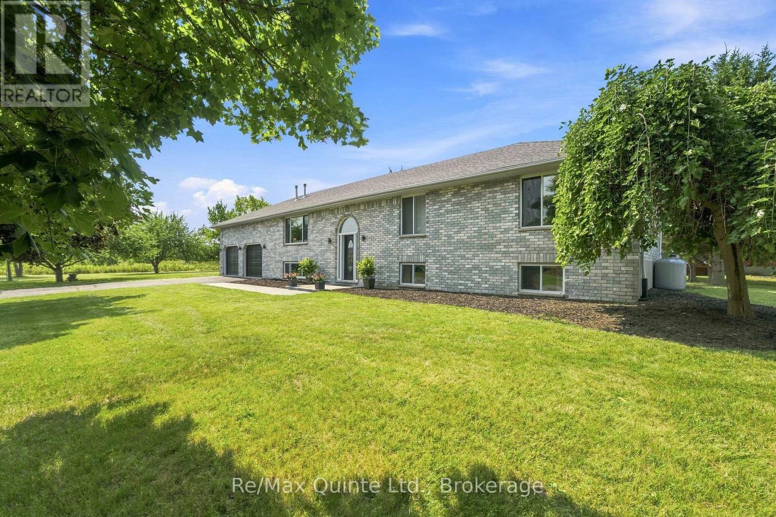 16 Bay Breeze Street, Prince Edward County, Ontario  K8N 0L4 - Photo 3 - X13675278
