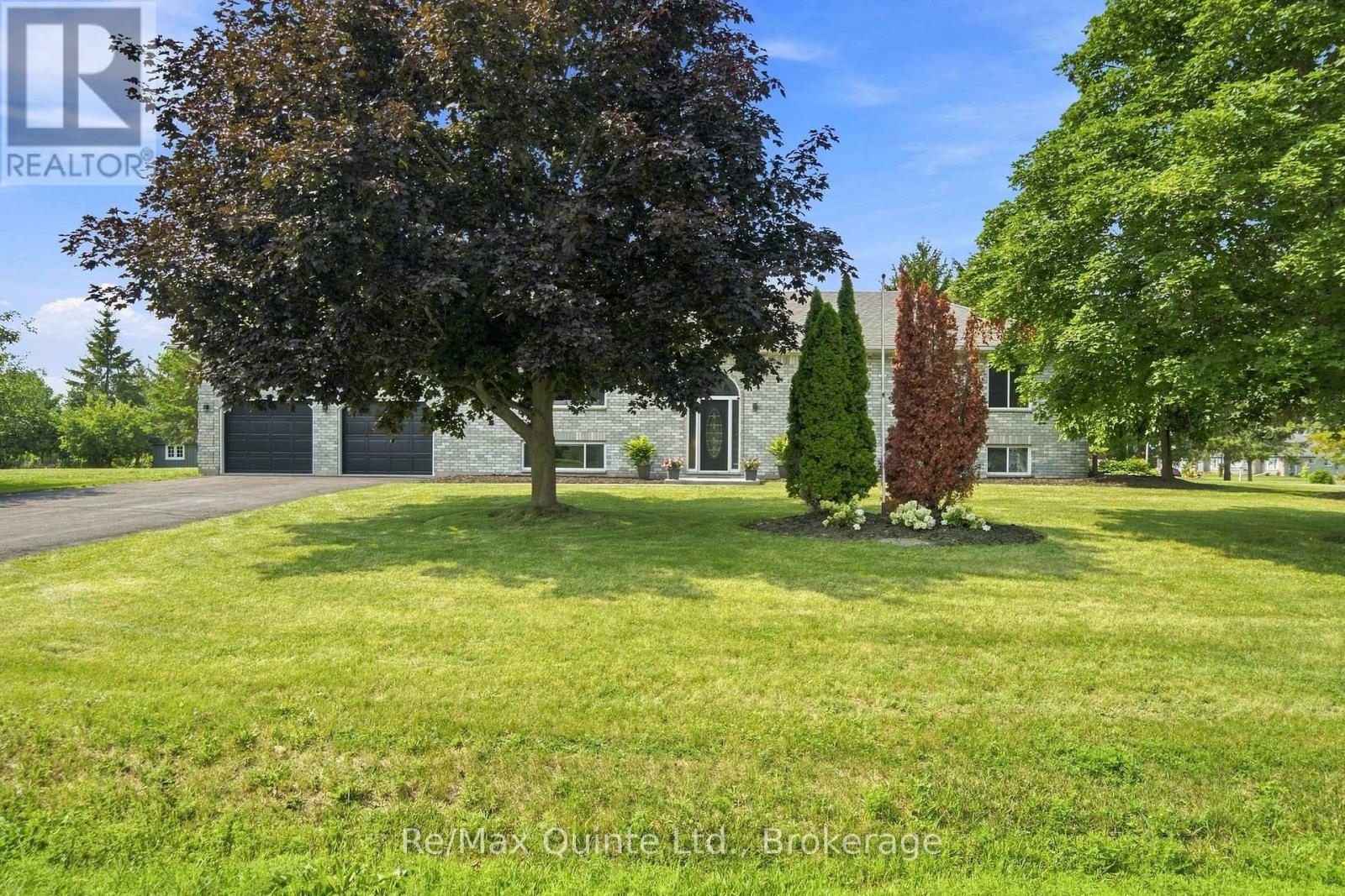 16 Bay Breeze Street, Prince Edward County, Ontario  K8N 0L4 - Photo 4 - X13675278