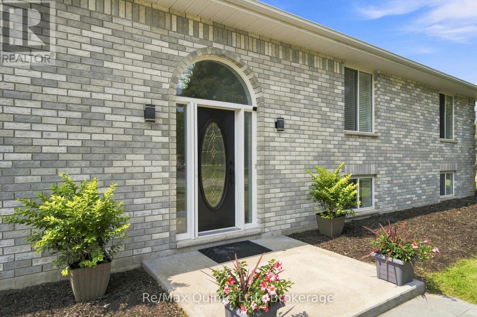 16 Bay Breeze Street, Prince Edward County, Ontario  K8N 0L4 - Photo 6 - X13675278