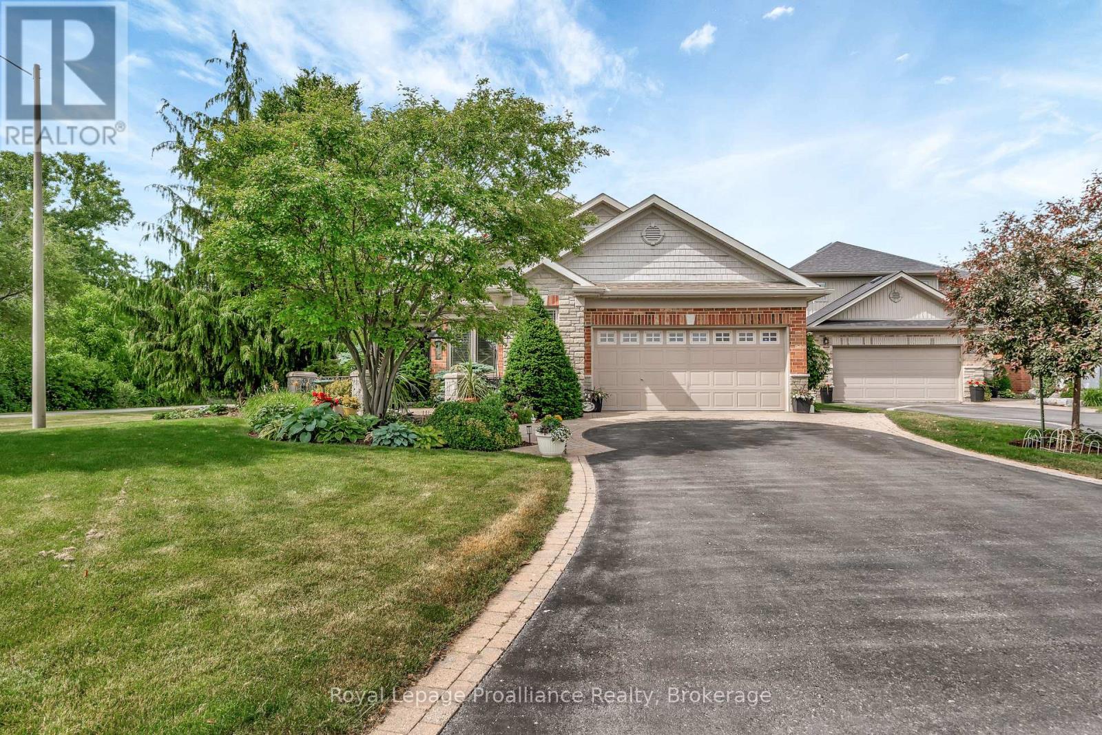 22 Trillium Court, Belleville, Ontario  K8P 5M5 - Photo 2 - X13675312