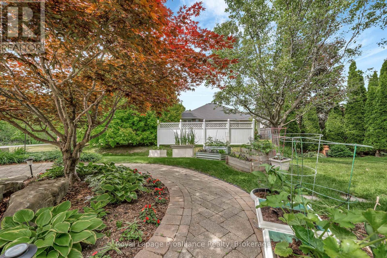 22 Trillium Court, Belleville, Ontario  K8P 5M5 - Photo 43 - X13675312