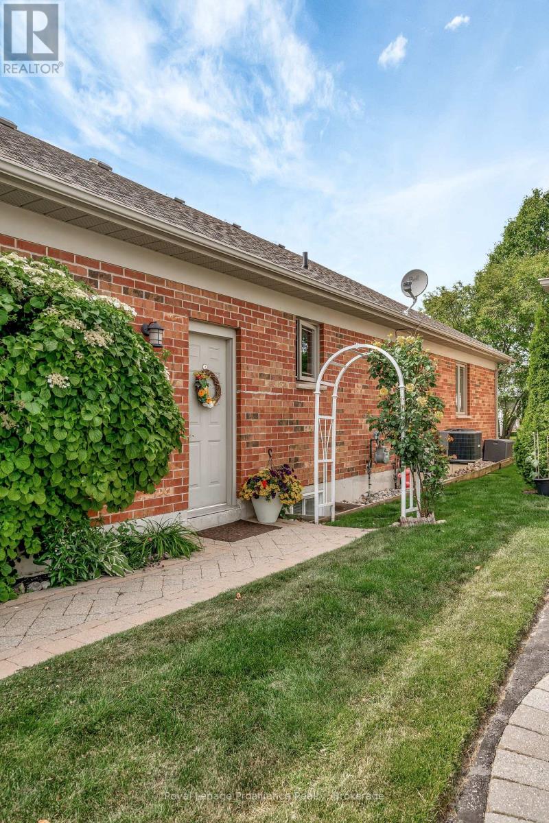 22 Trillium Court, Belleville, Ontario  K8P 5M5 - Photo 45 - X13675312