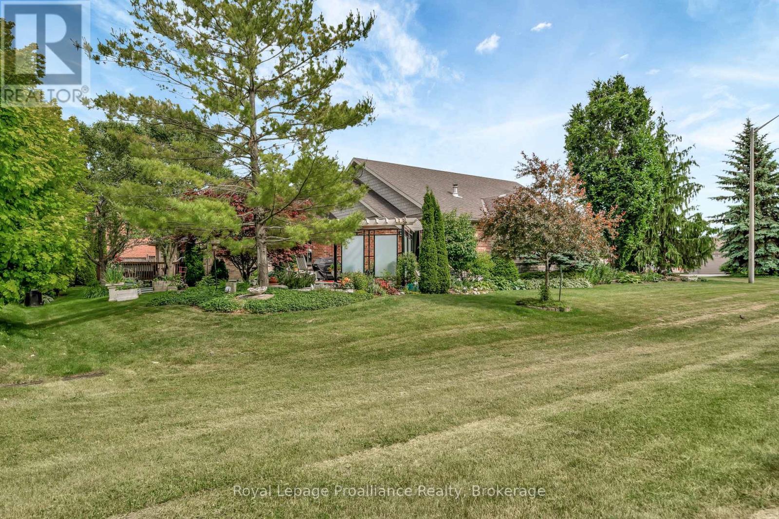 22 Trillium Court, Belleville, Ontario  K8P 5M5 - Photo 46 - X13675312
