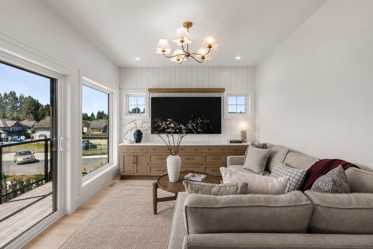 33203 Pinchbeck Avenue, Mission, British Columbia  V2V 6X9 - Photo 4 - R3155680