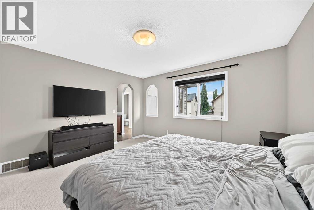 121 Chapalina Heights SE, Calgary, Alberta  T2X 0B2 - Photo 21 - A2334750