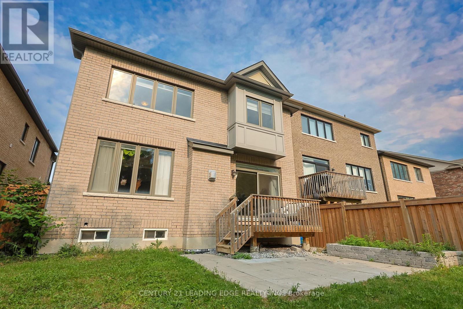 60 Bremner Street, Whitby, Ontario  L1R 0P8 - Photo 3 - E13675200