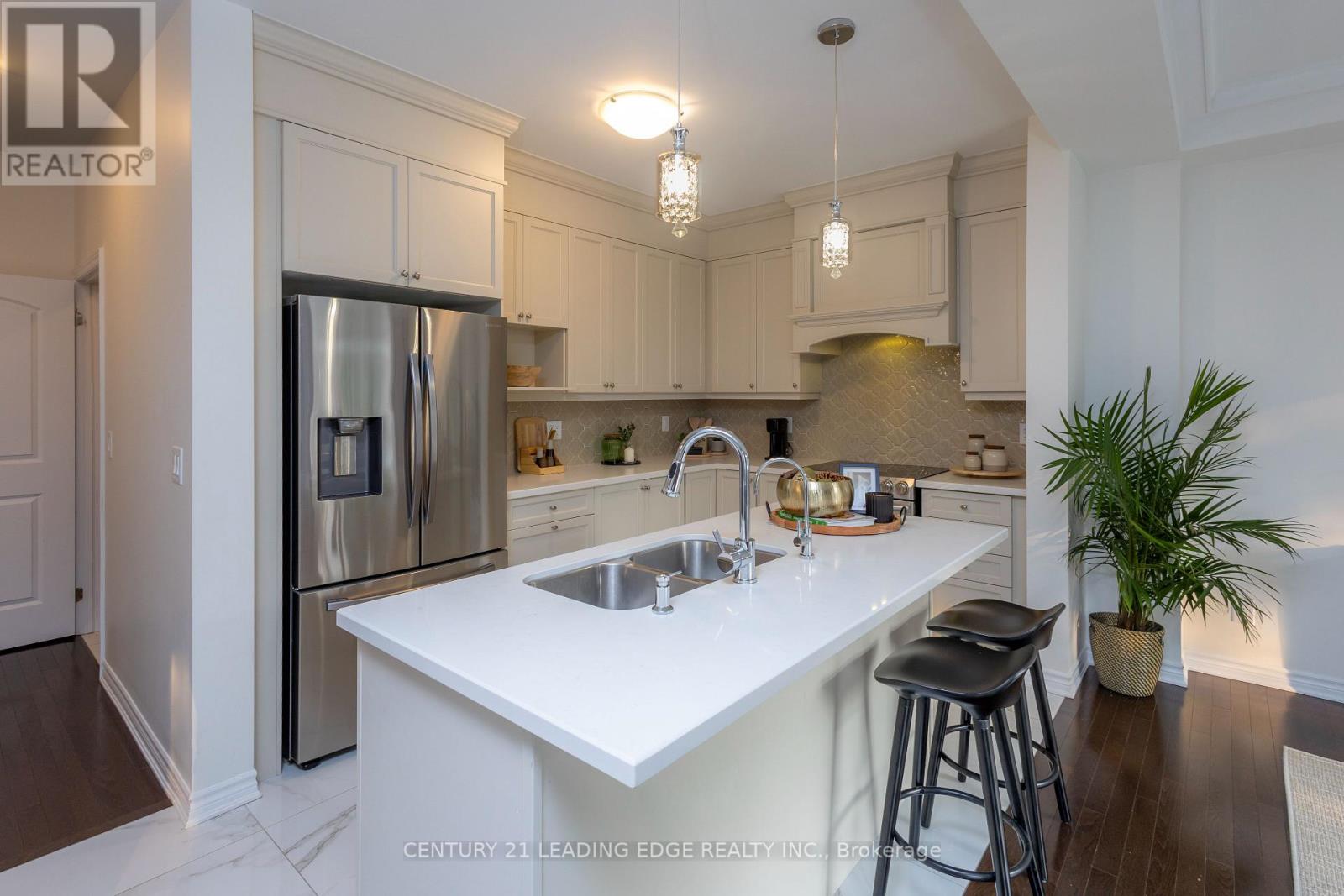 60 Bremner Street, Whitby, Ontario  L1R 0P8 - Photo 9 - E13675200