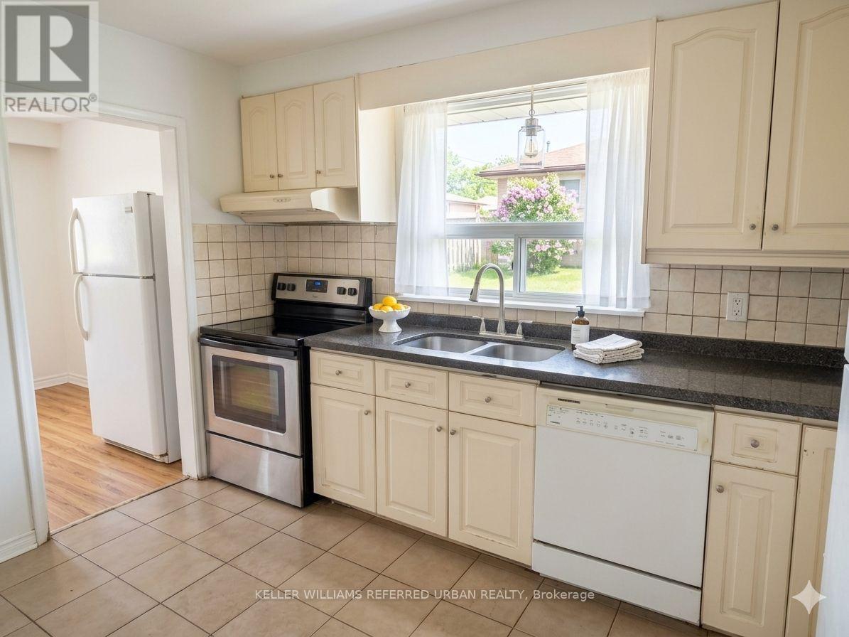47 Crosland Drive, Toronto, Ontario  M1R 4M9 - Photo 3 - E13675256