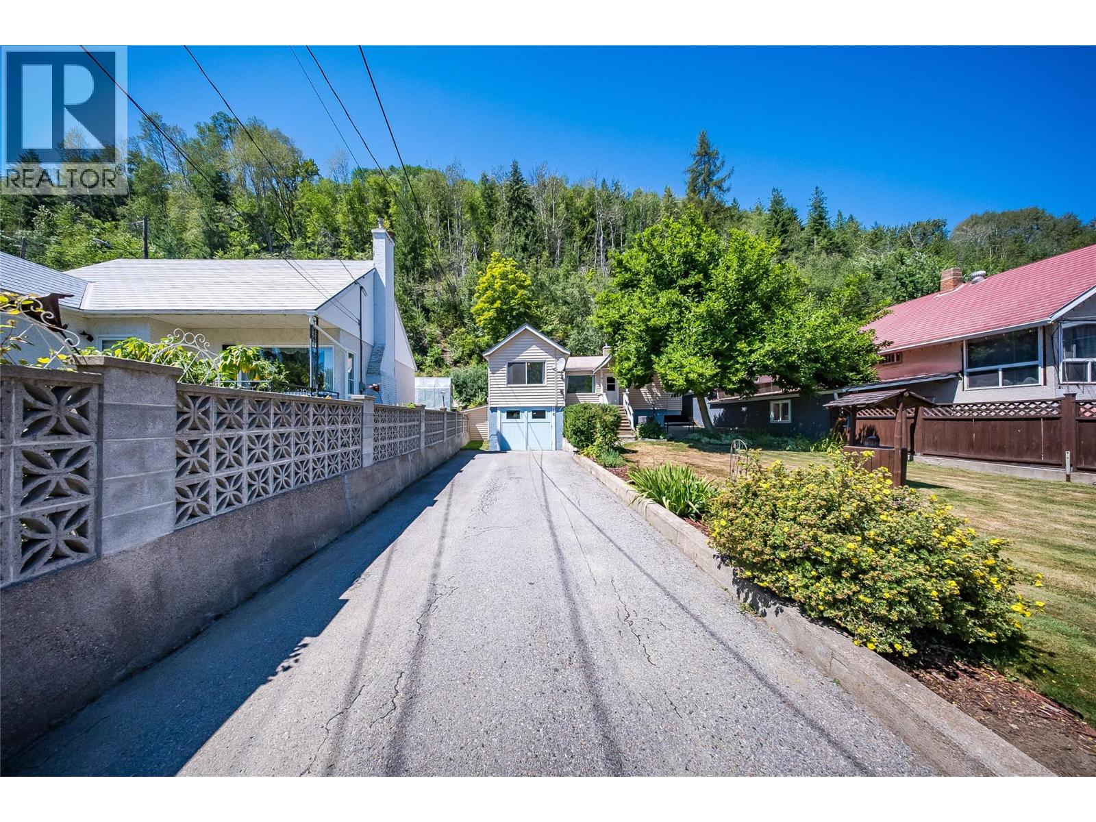 16 Hanna Drive, Trail, British Columbia  V1R 4V6 - Photo 6 - 10394906