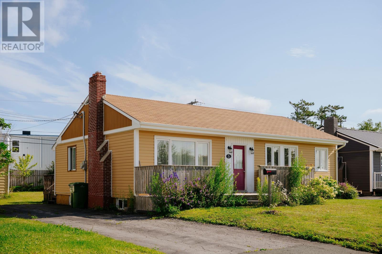 5 Alcock Crescent, Gander — photo 2