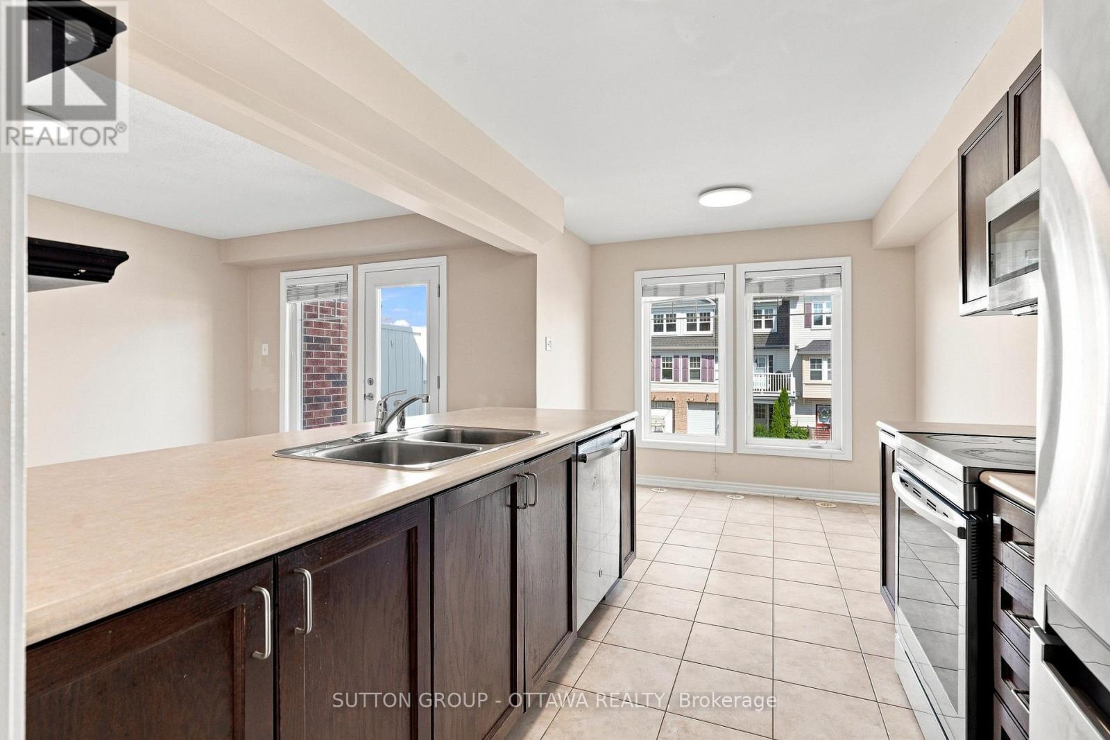 2621 Baynes Sound Way, Ottawa, Ontario  K2J 0X2 - Photo 5 - X13675288