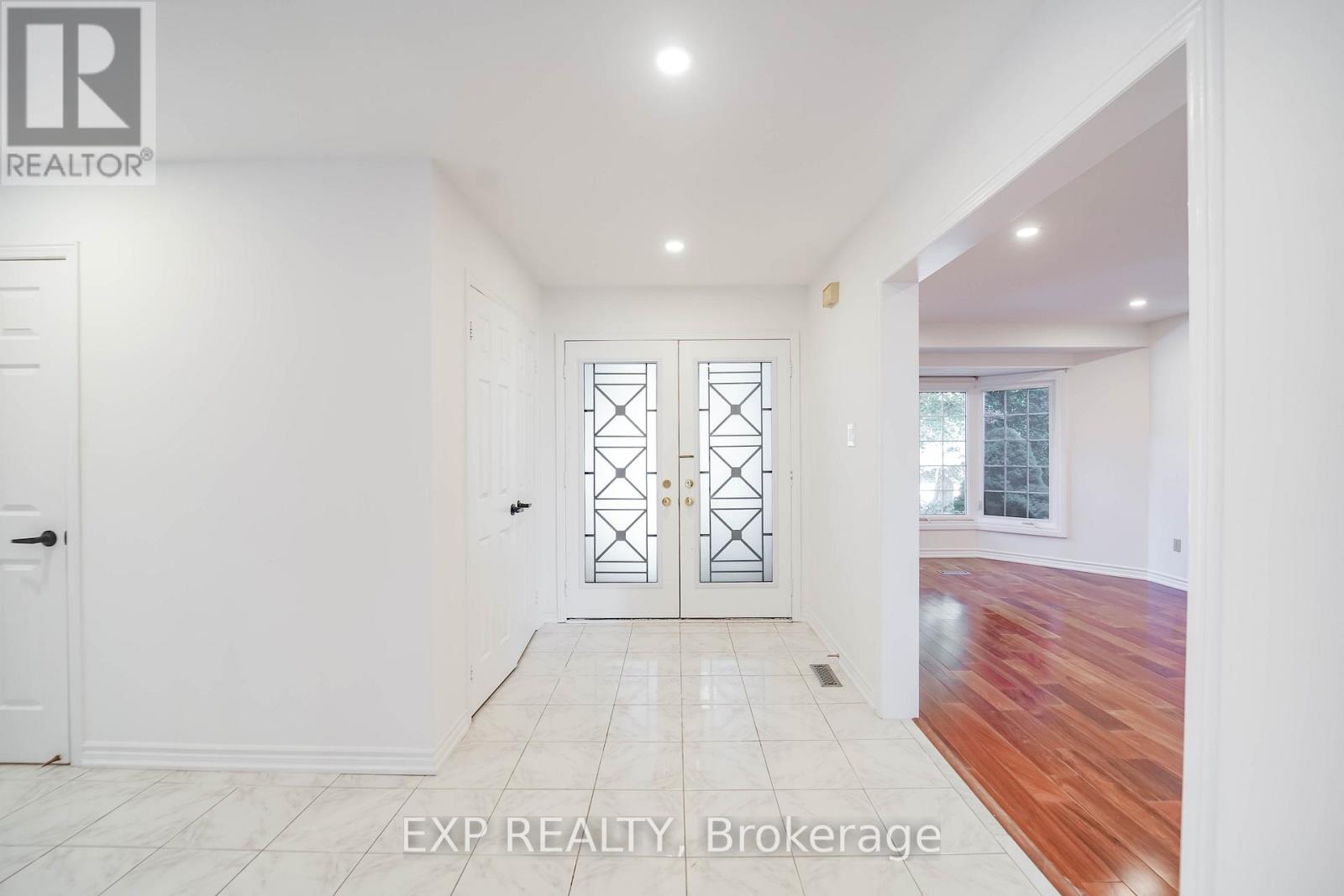 195 Savage Road, Newmarket, Ontario  L3X 1R6 - Photo 3 - N13675052