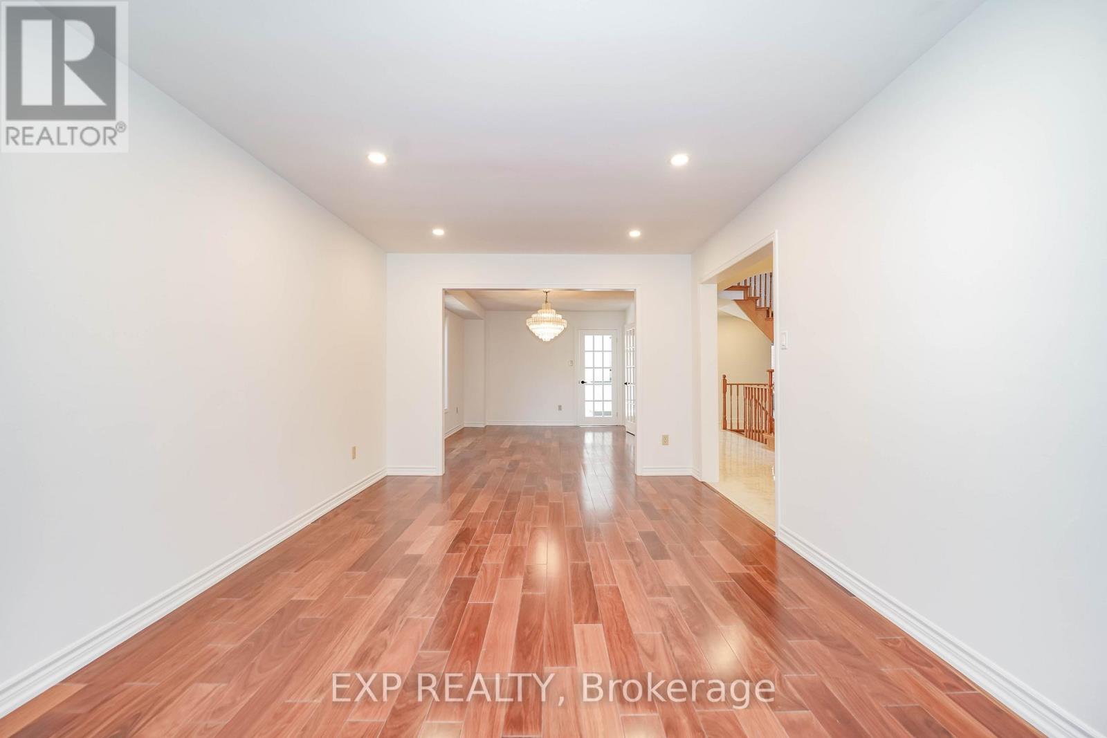 195 Savage Road, Newmarket, Ontario  L3X 1R6 - Photo 9 - N13675052